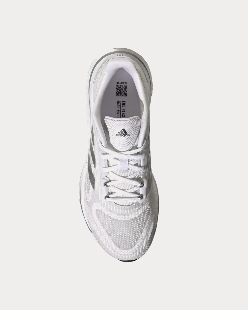 Supernova  Cloud White / Silver Metallic / Grey Three Running Shoes